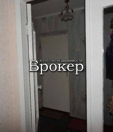 продажа 1-комнатной квартиры на этаже 5-этажного кирпичного дома по ул. Толстого